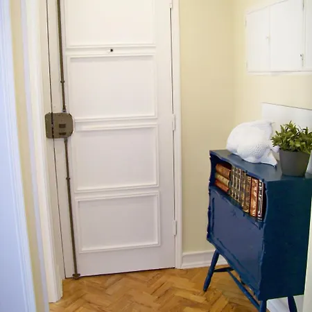 Almirante 1 Four Bedrooms Daire