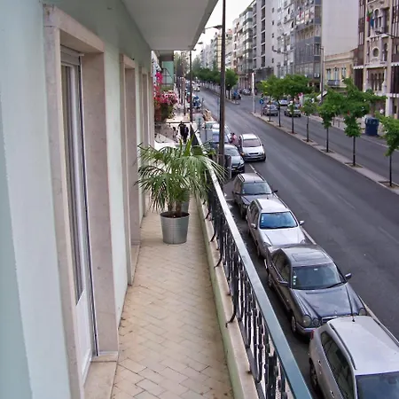 Daire Almirante 1 Four Bedrooms Lisboa